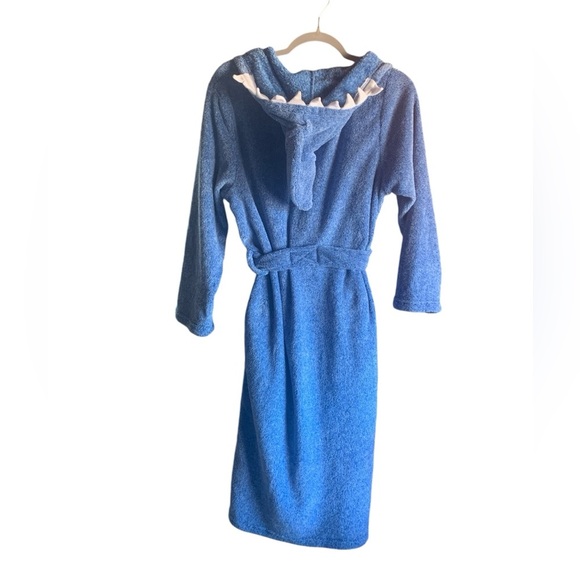 Blue kid’s SHARK robe Arizona Jean Co. size Large 14 - 16 - Picture 4 of 13